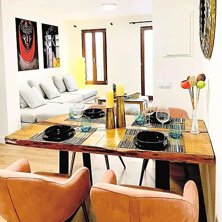 Hotel Apartment With 2-En Suite Bedrooms-3